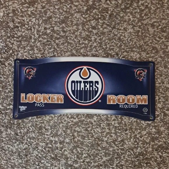 Edmonton Oilers Locker Room Sign - Picture 1 of 5